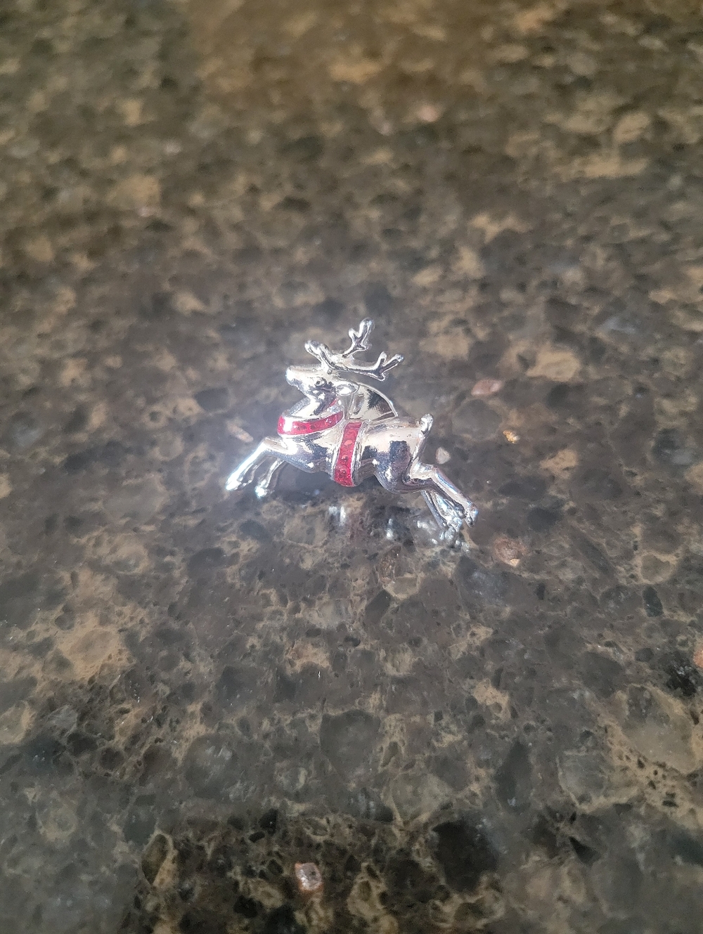 Reindeer Pin - Picture 2 of 7